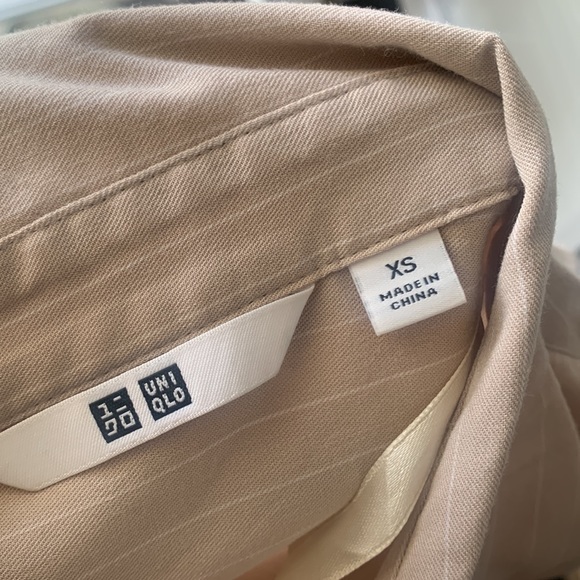 ☀️Weekend SALE☀️ 🇯🇵Uniqlo stripe shirt -XS-$20 - Picture 5 of 7